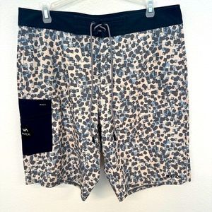 RVCA BOARD SHORTS